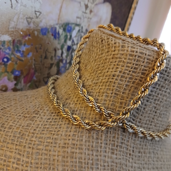 Vintage Thick Rope Chain Gold Rope Chain Stamped Avon 22" Total - Picture 6 of 14